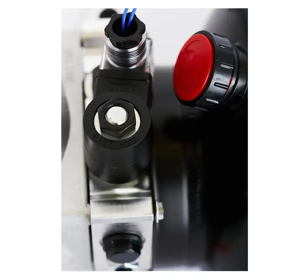 Moteur + pompe hydraulique pour pont élévateur REDATS L-220 / L-220R — vue 4