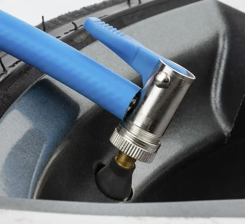 Rallonge de gonflage à clip 8 mm - bleue — vue 4